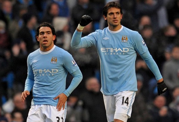 'El año celeste de Roque', es el homenaje del Manchester City a Santa Cruz