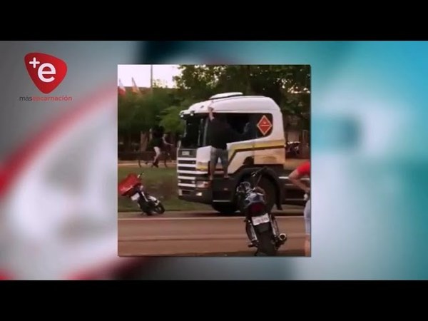 DENUNCIAN A MOTOCICLISTA QUE DESTROZÓ CAMIÓN EN MARIA AUXILIADORA