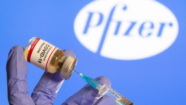 Reino Unido aprueba vacuna de Pfizer antes que EE.UU. y UE
