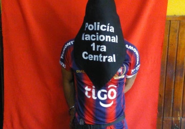 Detienen a un hombre con seis órdenes de captura