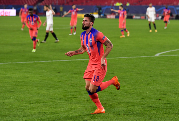 Giroud, con un póker, le da el primer lugar del grupo al Chelsea