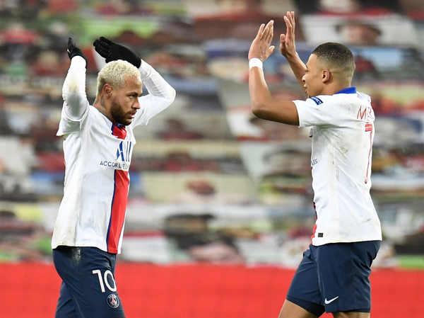 PSG revive y complica las chances del United