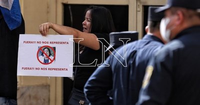 La Nación / Ministra de la Niñez condicionó su presencia en audiencia, dijo diputado