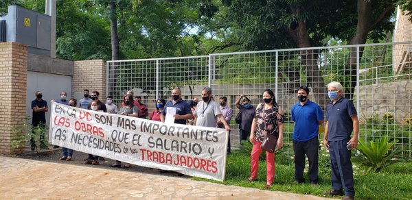 Lamentan más despidos y suspendidos en la Universidad Católica de Asunción