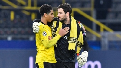Bürki salva a un Dortmund que sella su pase a octavos