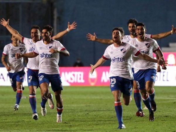 Nacional de Uruguay gana en penales y se cita con River en cuartos