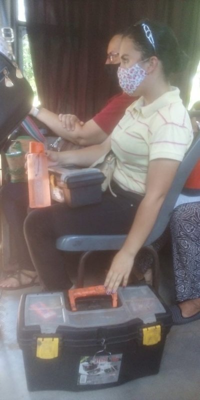 Crónica / Una doña “guerrera” que arregla de todo