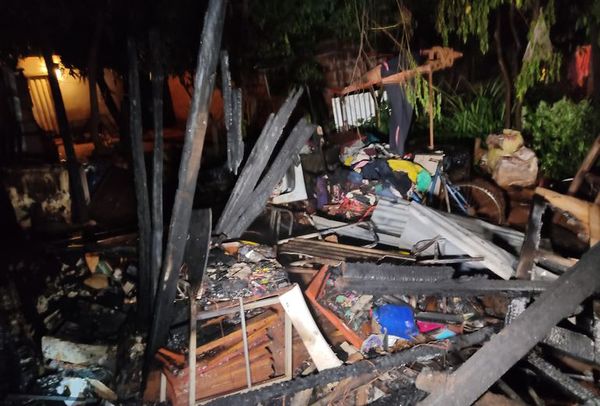 Precaria vivienda ardió en llamas en Ñemby - Nacionales - ABC Color