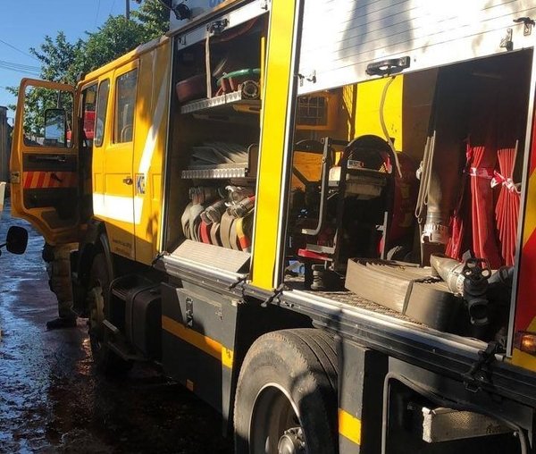 Asociación francesa dona insumos vehículos e insumos para bomberos · Radio Monumental 1080 AM