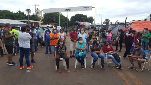«NO MORIREMOS DE CORONAVIRUS, MORIREMOS DE HAMBRE», DICEN PASEROS
