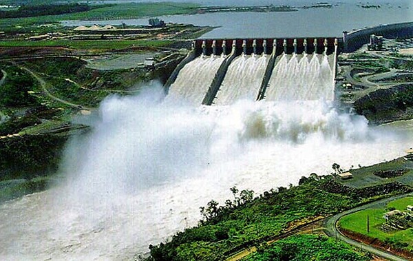 “Paraguay tiene la 2ª hidroeléctrica más grande del mundo, pero aún cocina a leña”, afirma el PNUD - La Mira Digital