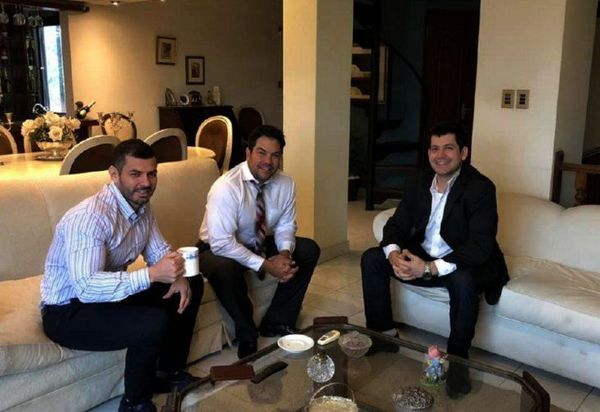 Alliana y Peña pujan para ser candidato presidencial en HC