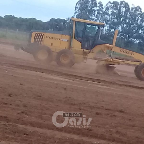 Máquinarias de la Municipalidad de Zanja Pyta realizan supuestamente trabajo en prendió privado