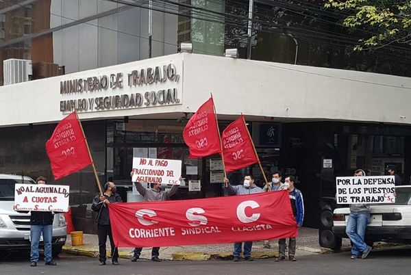 Sindicalistas insisten con movilizaciones en el pago mínimo del aguinaldo para trabajadores  - Nacionales - ABC Color