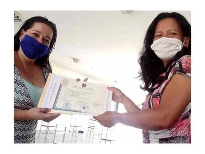 Padres morosos denuncian que no les dan las  libretas