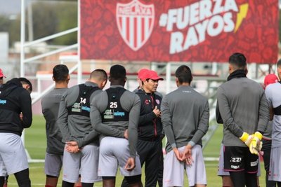 Necaxa presenta al paraguayo que reforzará su defensa
