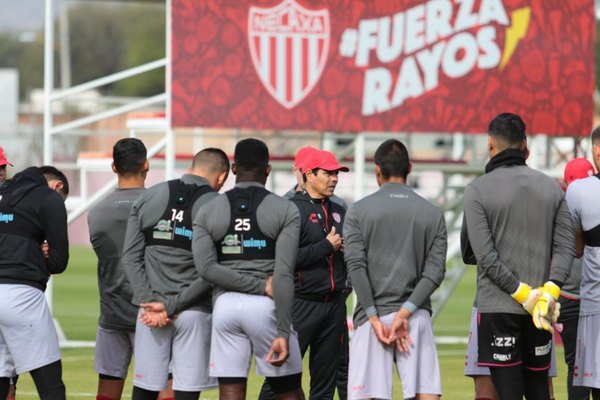 Necaxa presenta al paraguayo que reforzará su defensa