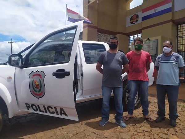 REOS DEL CERESO REPARAN PATRULLERA Y LO ENTREGAN A LA DIRECCIÓN POLICIAL