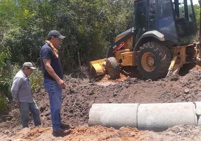 Intensiva jornada de reparación de caminos en Caazapá - Noticiero Paraguay