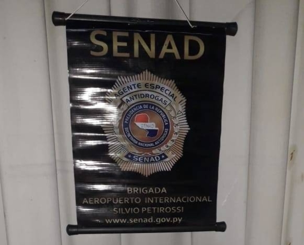 HOY / Ingenio narco: detectan cocaína impregnada en catálogo turístico
