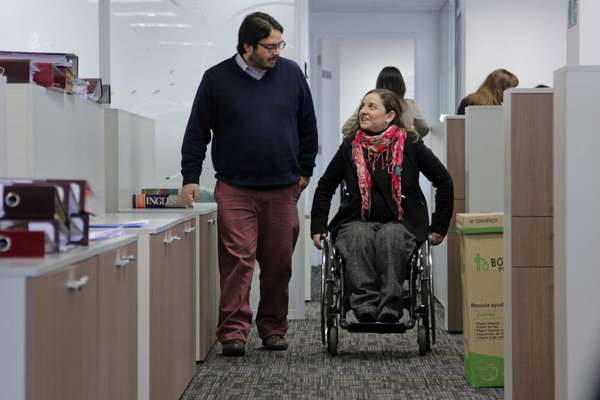 Acceso laboral y a educación, las principales barreras que afrontan personas con discapacidad