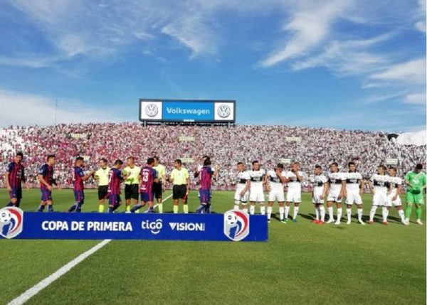 ¿Qué equipo ganó más clásicos en el Defensores del Chaco?