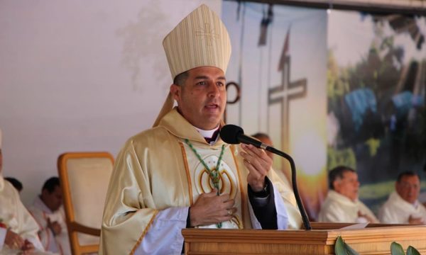 Obispo del Chaco ombokapu contra Plan Nacional de Niñez y Adolescencia