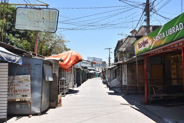 Comerciantes de Nanawa afirman que gobierno les sigue dejando en “vistazo” y ya no saben qué hacer - Nacionales - ABC Color
