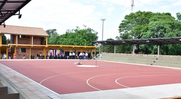 Gobernación de Misiones inauguró dos pistas deportivas en Colegio y Escuela