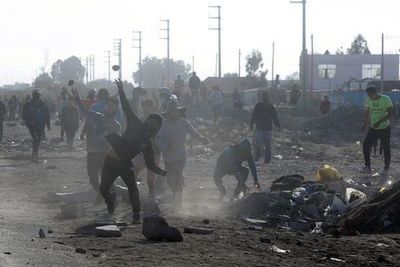 Protestas de trabajadores agrarios en Perú se extienden y dejan un muerto