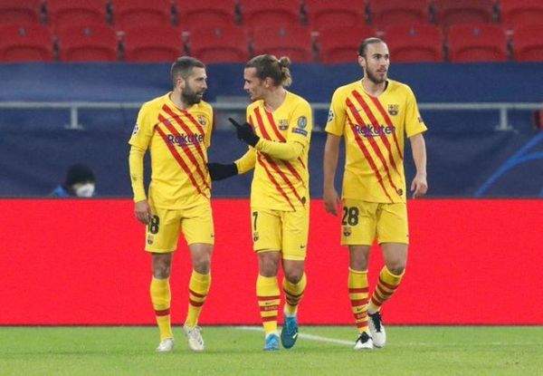 El Barcelona retrasará pago de salarios a futbolistas por situación financiera