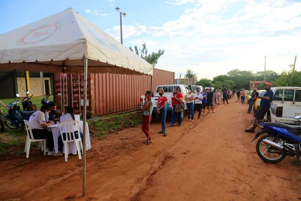 En total, serán G 405.500.000 los entregados a 811 vendedores ambulantes en Caacupé - ADN Paraguayo