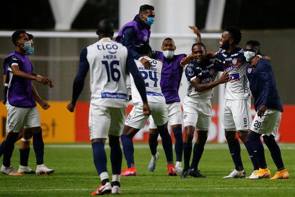Junior pasa de La Calera y se las verá con el Coquimbo
