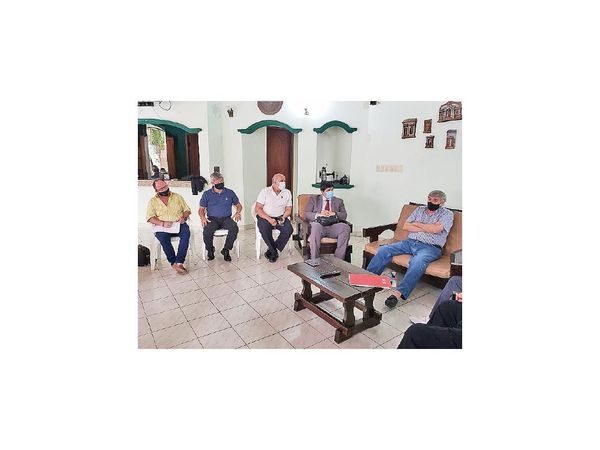 Dos resoluciones en la reunión del salón