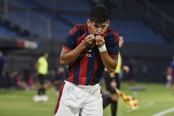 Las fotos del gol de Robert Morales, el ex Olimpia que guio el triunfo de Cerro - Cerro Porteño - ABC Color