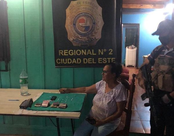 Una vendedora de drogas detenida y otro con orden de detención tras allanamientos – Diario TNPRESS