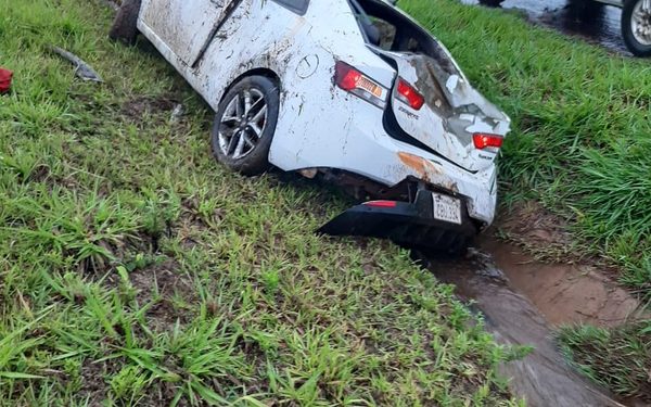 Pista mojada causa accidente – Diario TNPRESS