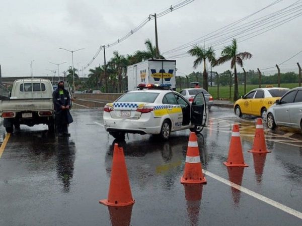 Túnel del superviaducto vuelve a inundarse y se bloquea el tránsito