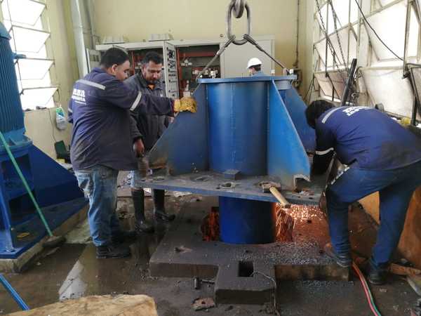 Essap culmina instalación de la segunda electrobomba en la Planta de Tratamiento de Viñas Cué | .::Agencia IP::.