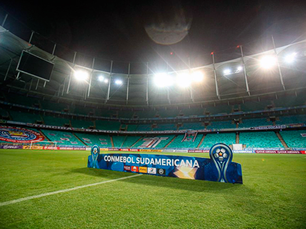 Vélez y Universidad Católica abrirán los cuartos de final de la Sudamericana