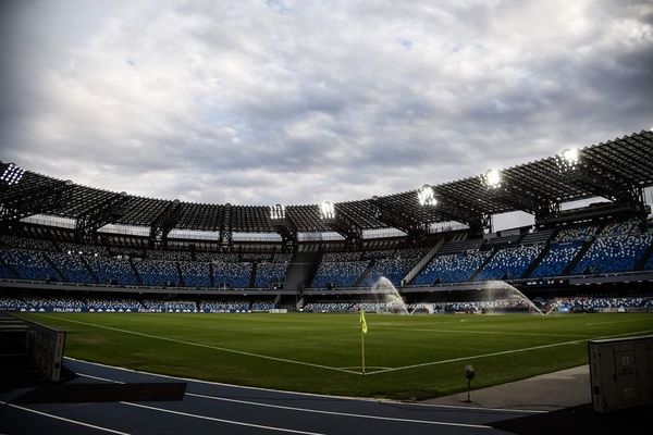 Nápoles rebautiza su estadio como el “Diego Armando Maradona”   - Fútbol - ABC Color