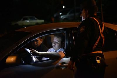 Más de 9.000 aprehendidos y detenidos por violación de cuarentena - Nacionales - ABC Color
