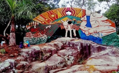 Un mural embellece el paisaje de Cerro Rokê