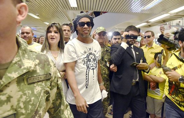 Caso Ronaldinho: Búsqueda de Dalia López “está a cargo” de la Policía, dice fiscal Delfino  - Periodísticamente - ABC Color