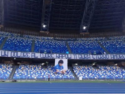 Napoli rebautiza su estadio de fútbol