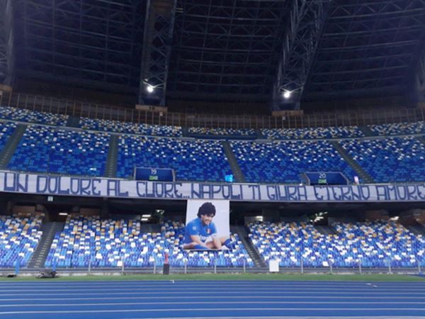 Napoli rebautiza su estadio de fútbol