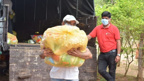 Continúan la asistencia a pobladores por la veda pesquera