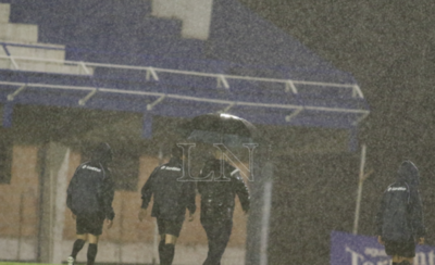 HOY / Intensa lluvia obliga a dejar sin efecto el partido entre el 12 y Guaireña