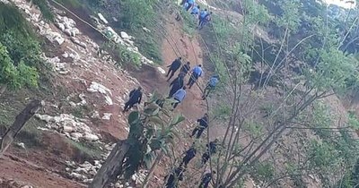 La Nación / Derrumbe en mina artesanal en Nicaragua deja al menos 10 atrapados