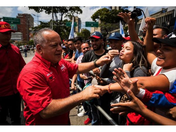 Régimen de Maduro amenaza a los que no voten mañana